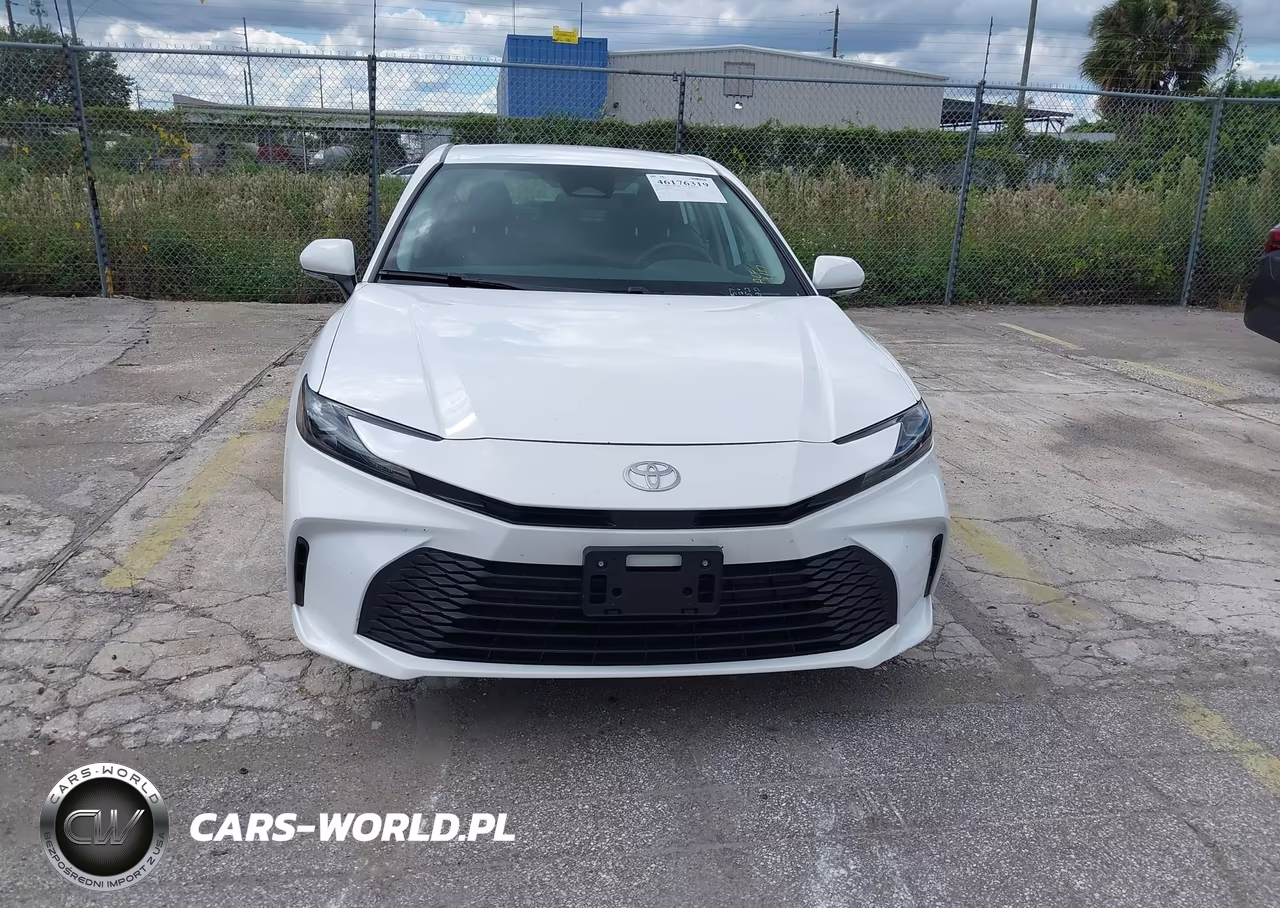 2025 Toyota Camry Le VIN:4T1DAACK8SU141293 - 12