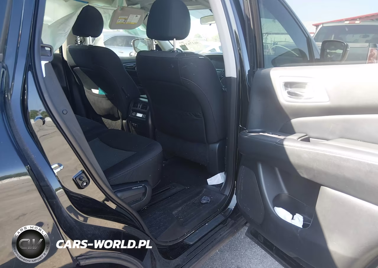 2019 Nissan Pathfinder S VIN:5N1DR2MN4KC638368 - 8