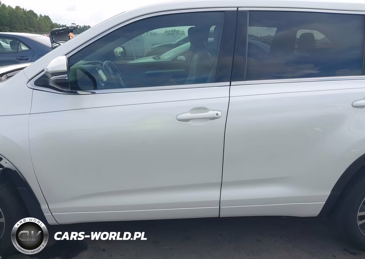 2018 Toyota Highlander Le Plus VIN:5TDBZRFH1JS909525 - 15
