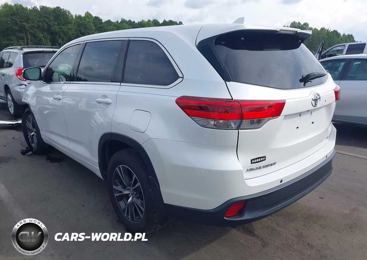 2018 Toyota Highlander Le Plus VIN:5TDBZRFH1JS909525 - 3