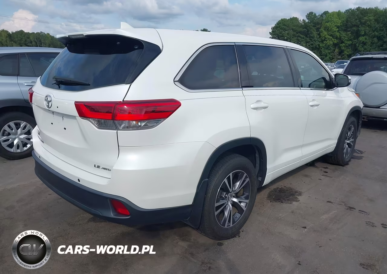 2018 Toyota Highlander Le Plus VIN:5TDBZRFH1JS909525 - 4