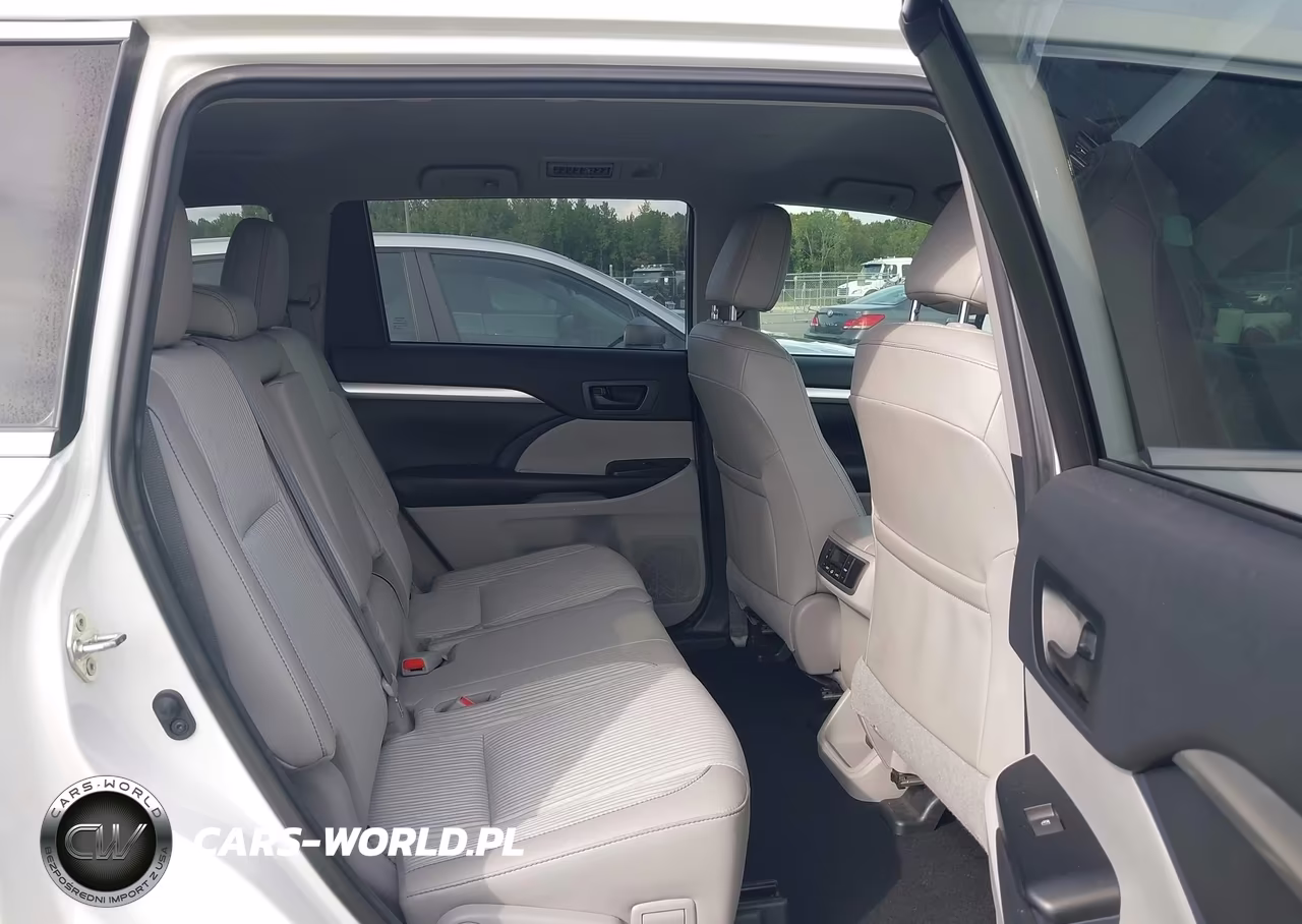 2018 Toyota Highlander Le Plus VIN:5TDBZRFH1JS909525 - 8