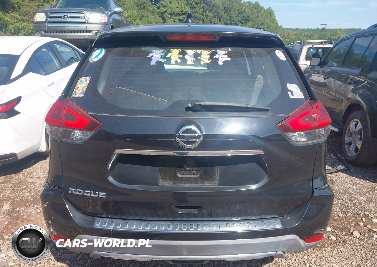 2017 Nissan Rogue S VIN:JN8AT2MTXHW130232 - 16