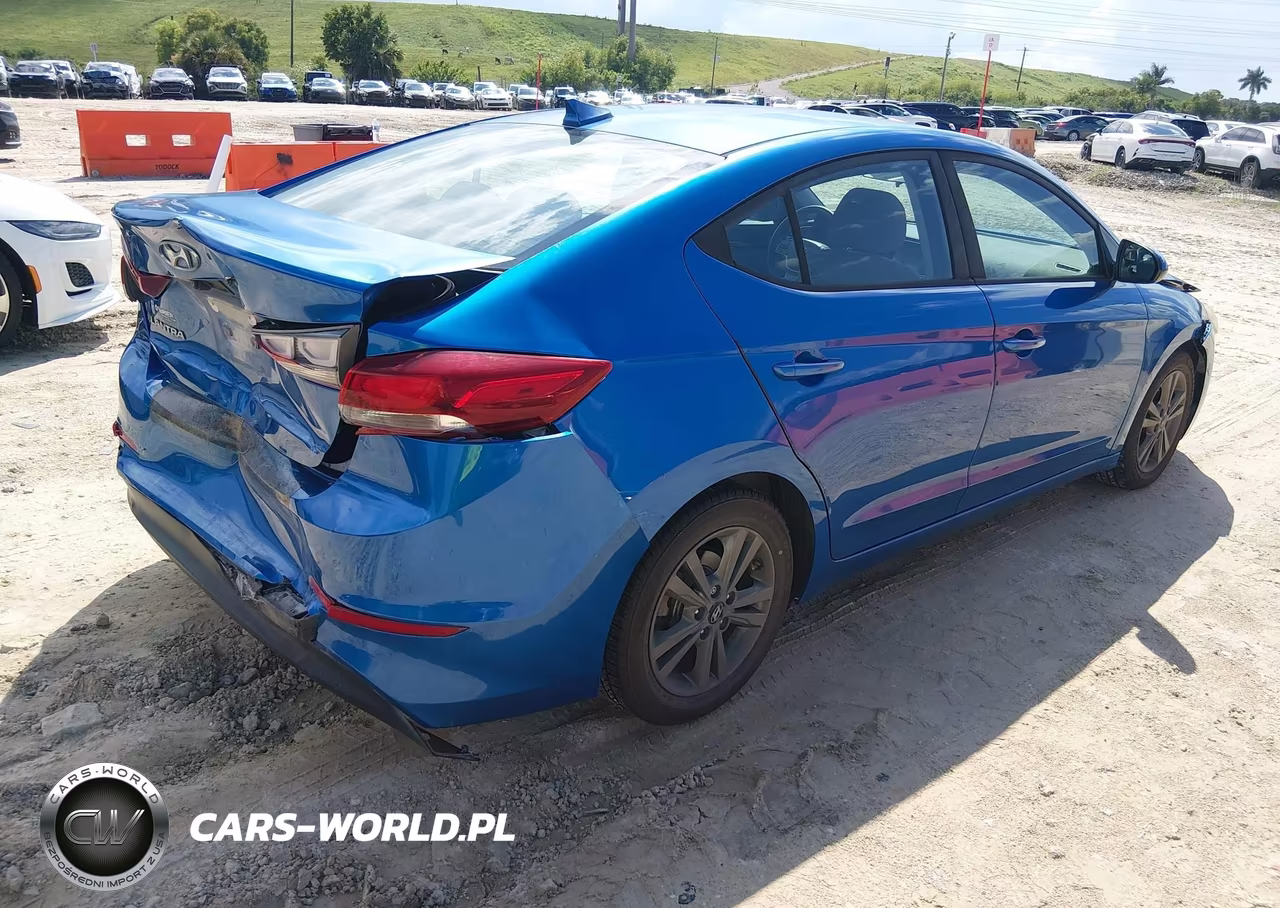 2018 Hyundai Elantra Sel VIN:5NPD84LFXJH293444 - 4