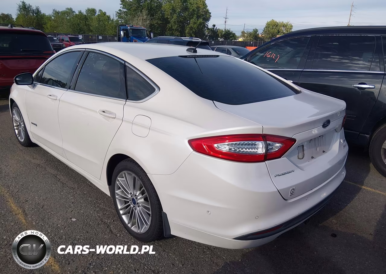 2014 Ford Fusion Hybrid Se VIN:3FA6P0LU0ER343750 - 3