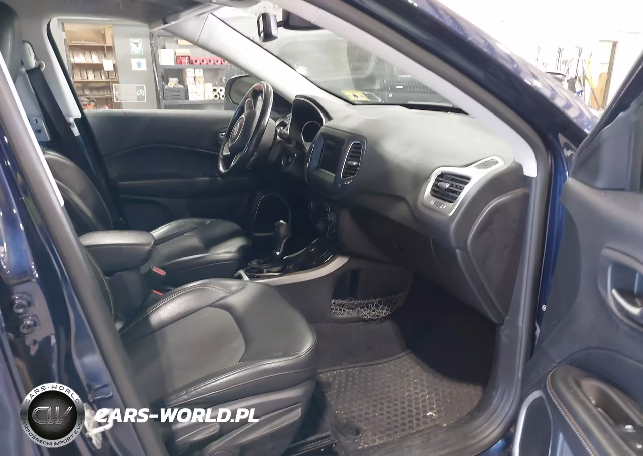 2019 Jeep Compass Latitude 4X4 VIN:3C4NJDBBXKT597396 - 5