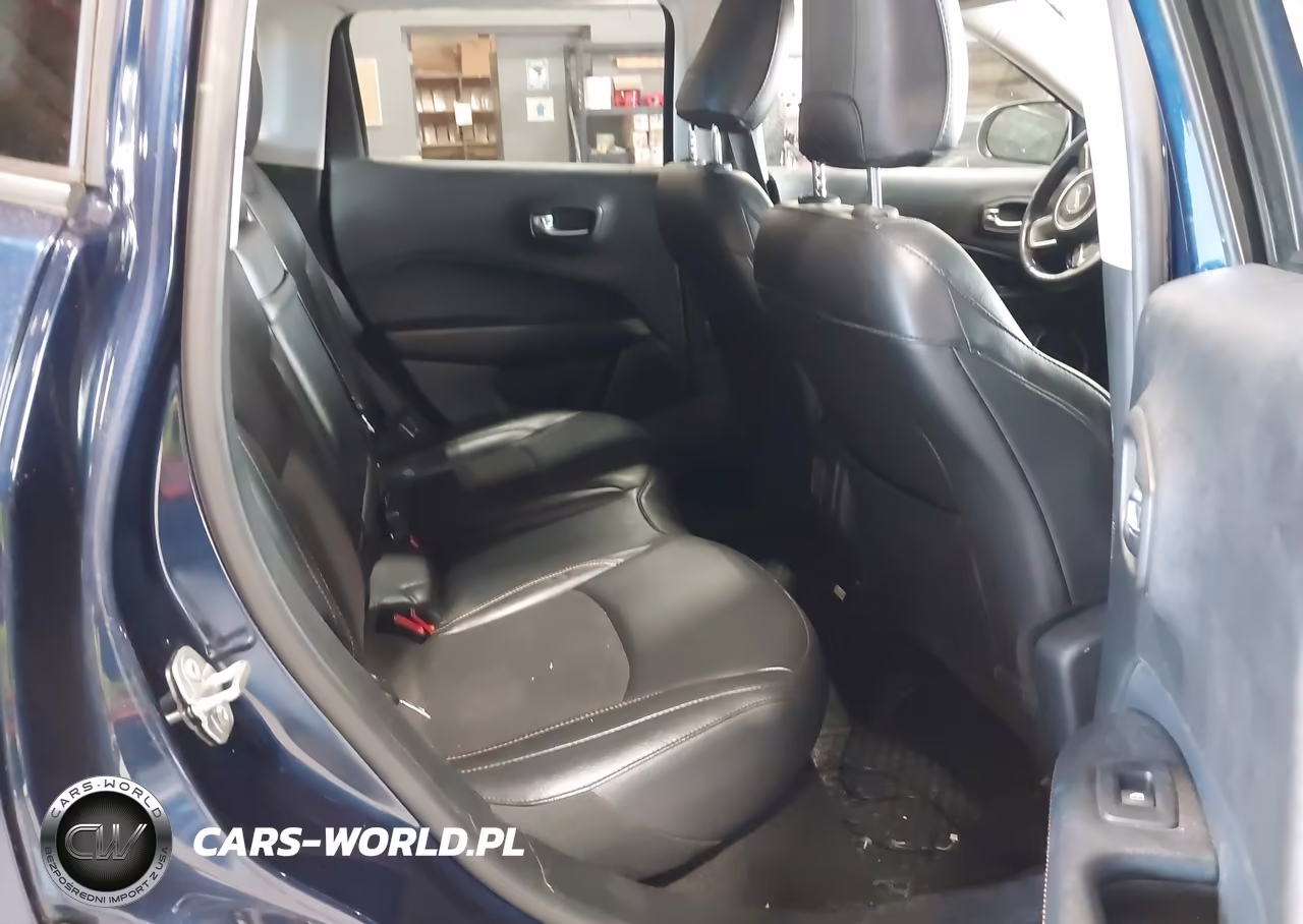 2019 Jeep Compass Latitude 4X4 VIN:3C4NJDBBXKT597396 - 8