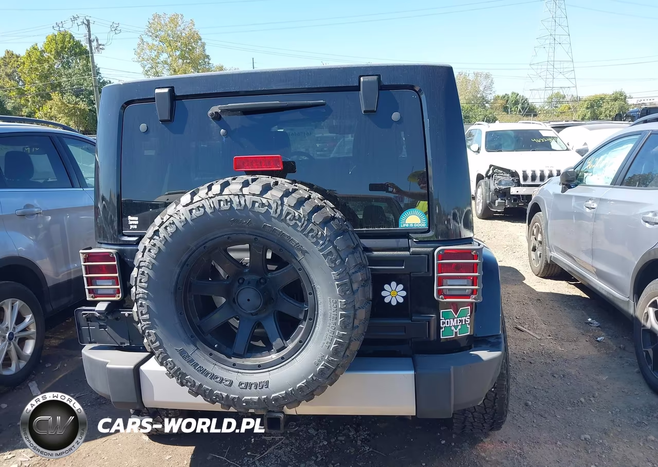 2014 Jeep Wrangler Unlimited Sahara VIN:1C4BJWEGXEL134485 - 17