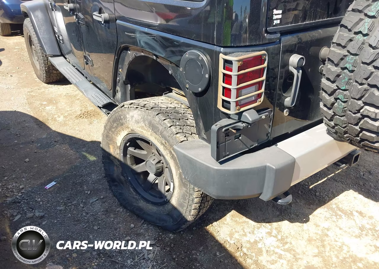 2014 Jeep Wrangler Unlimited Sahara VIN:1C4BJWEGXEL134485 - 18