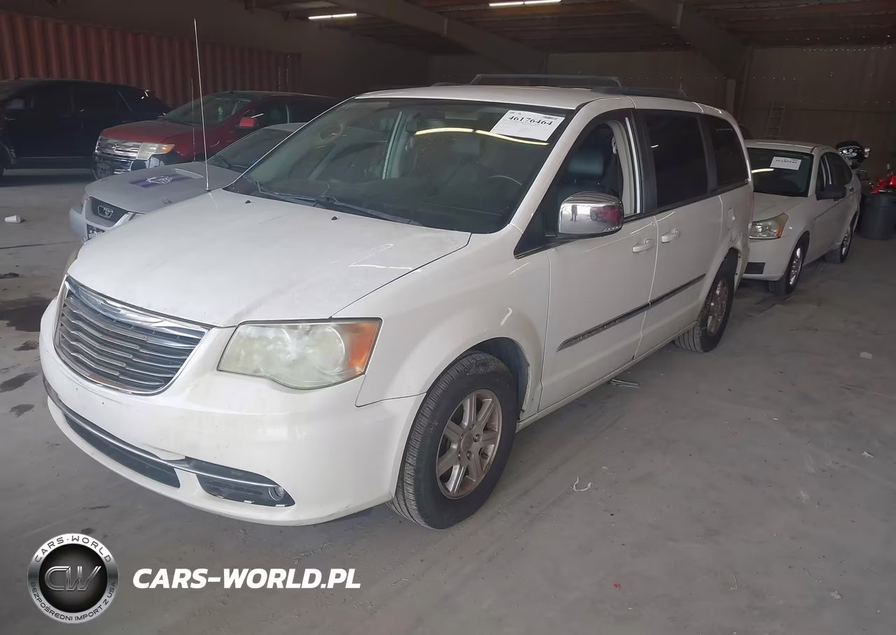 2011 Chrysler Town & Country Touring-L VIN:2A4RR8DG4BR690017 - 2