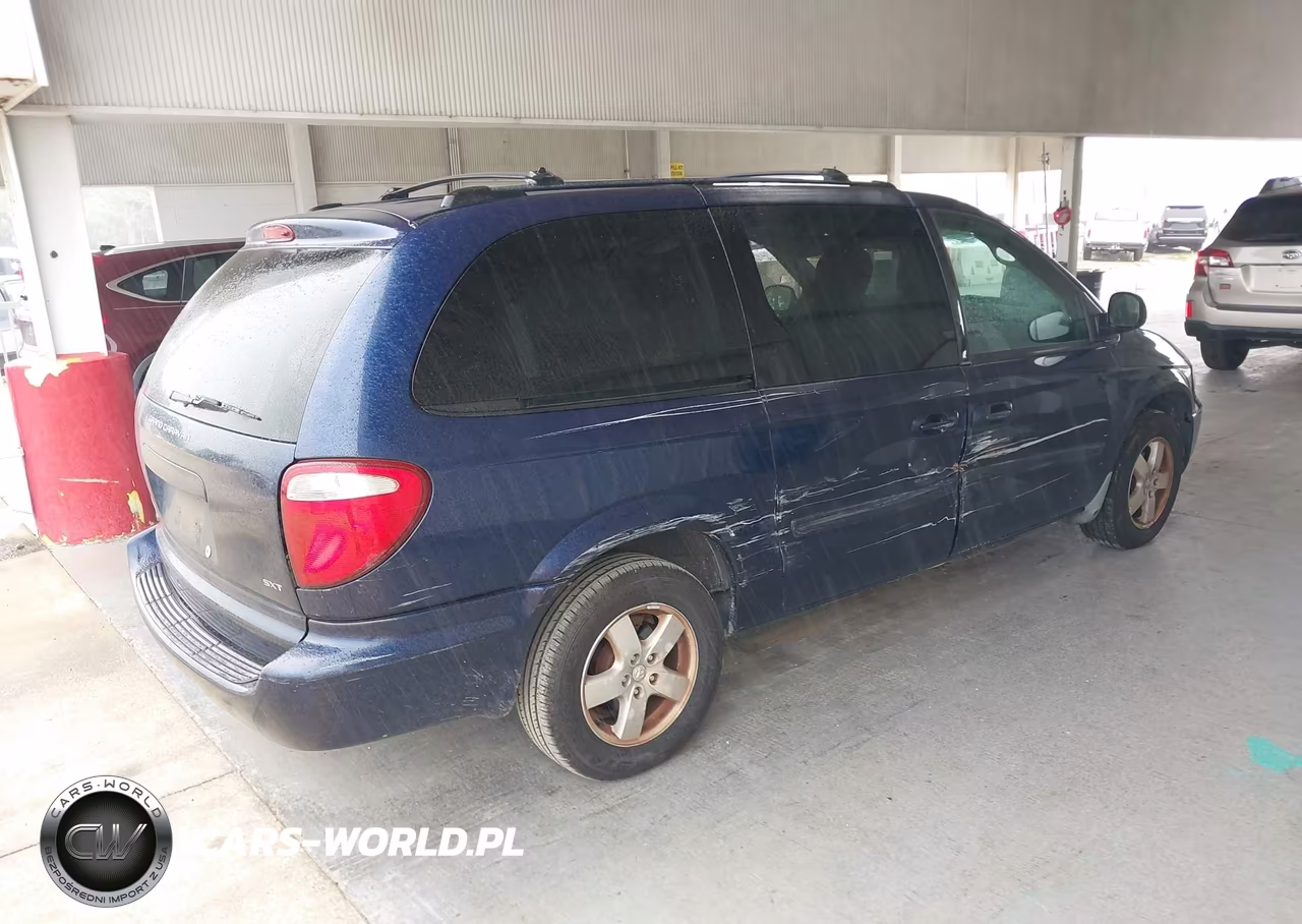 2005 Dodge Grand Caravan Sxt VIN:2D4GP44LX5R374203 - 4
