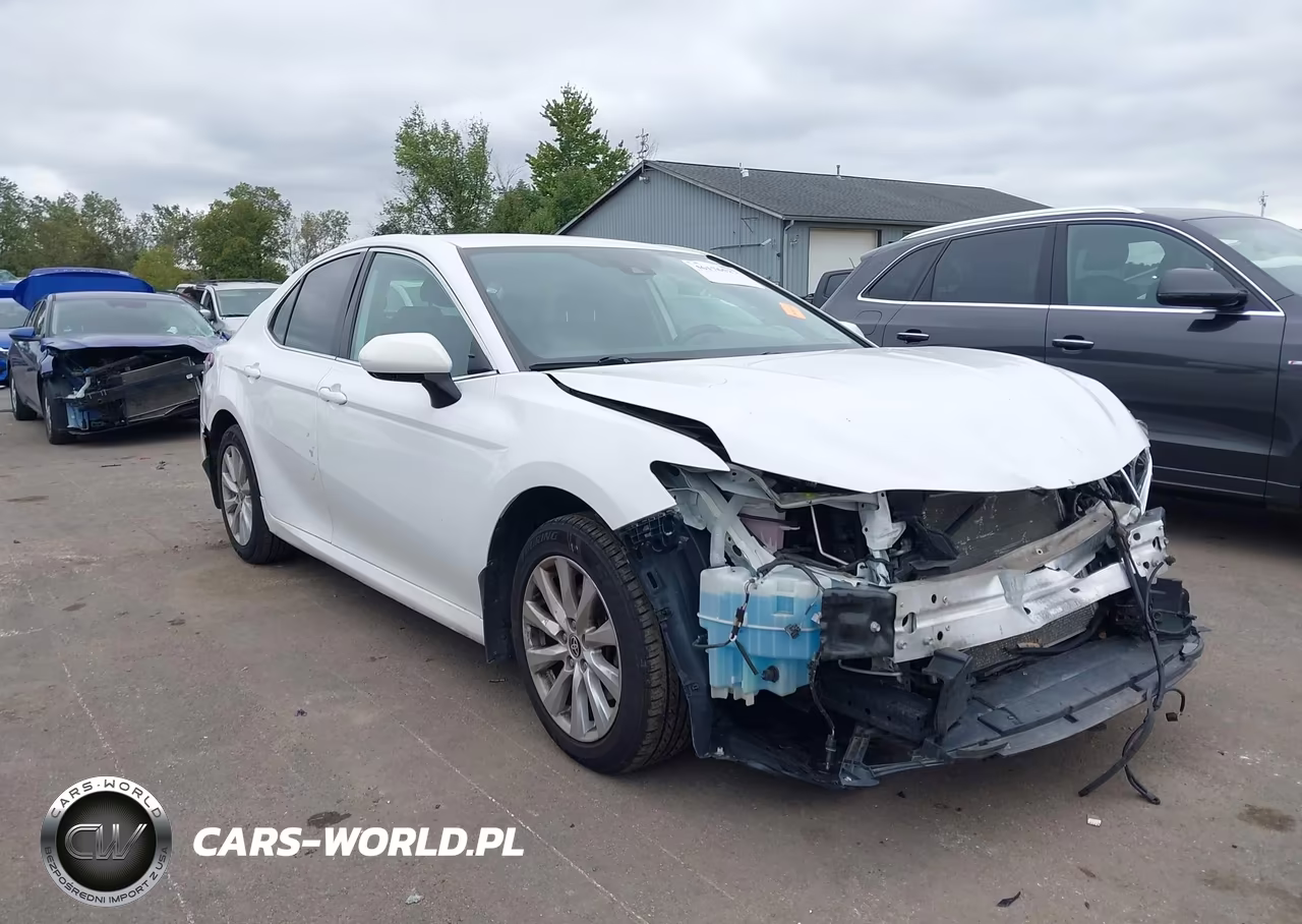 2020 Toyota Camry Le – zdjęcie 1 z 17