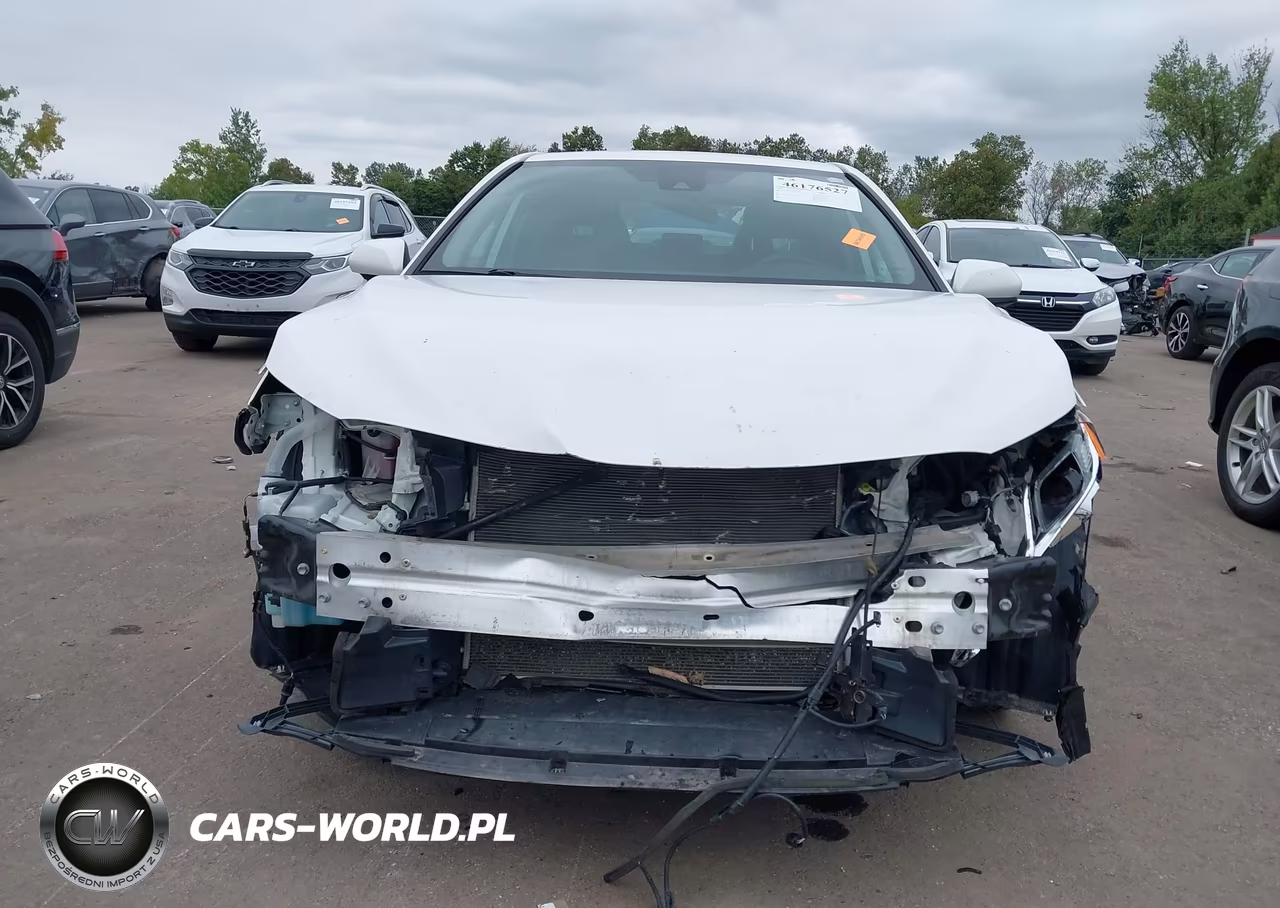 2020 Toyota Camry Le VIN:4T1C11AK6LU956950 - 13
