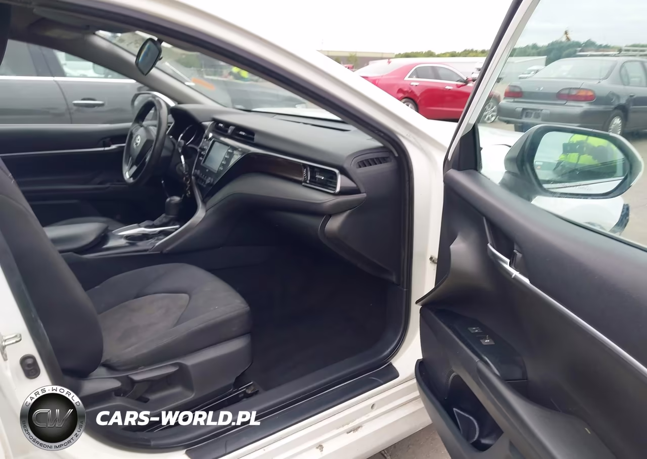 2020 Toyota Camry Le VIN:4T1C11AK6LU956950 - 5