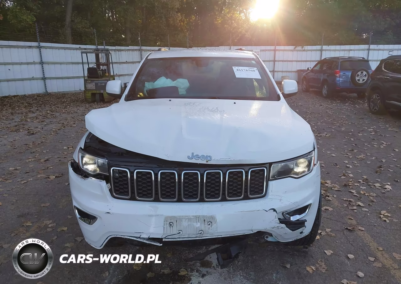 2017 Jeep Grand Cherokee Laredo 4X4 VIN:1C4RJFAG7HC620423 - 12