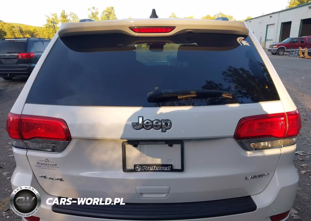 2017 Jeep Grand Cherokee Laredo 4X4 VIN:1C4RJFAG7HC620423 - 16