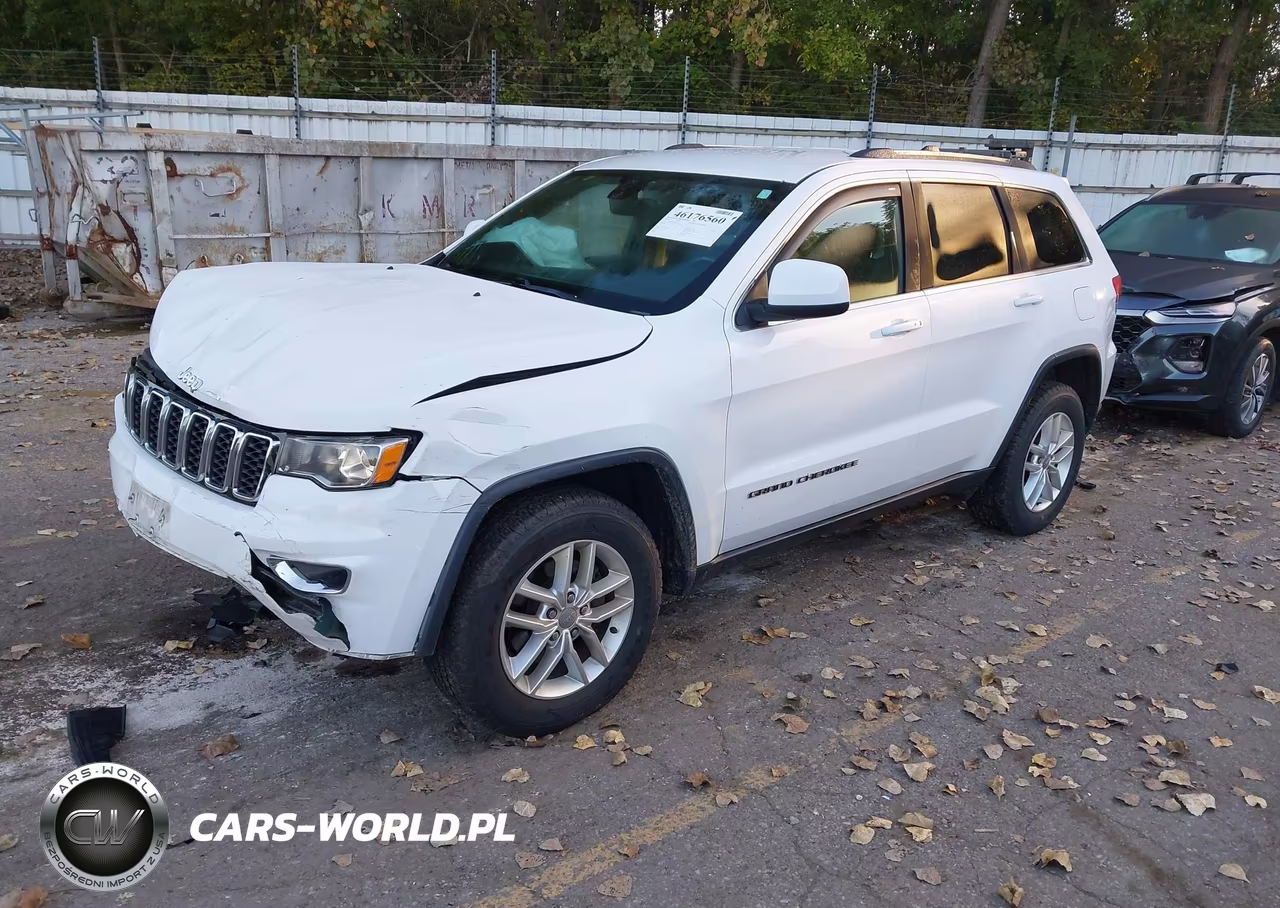 2017 Jeep Grand Cherokee Laredo 4X4 VIN:1C4RJFAG7HC620423 - 2