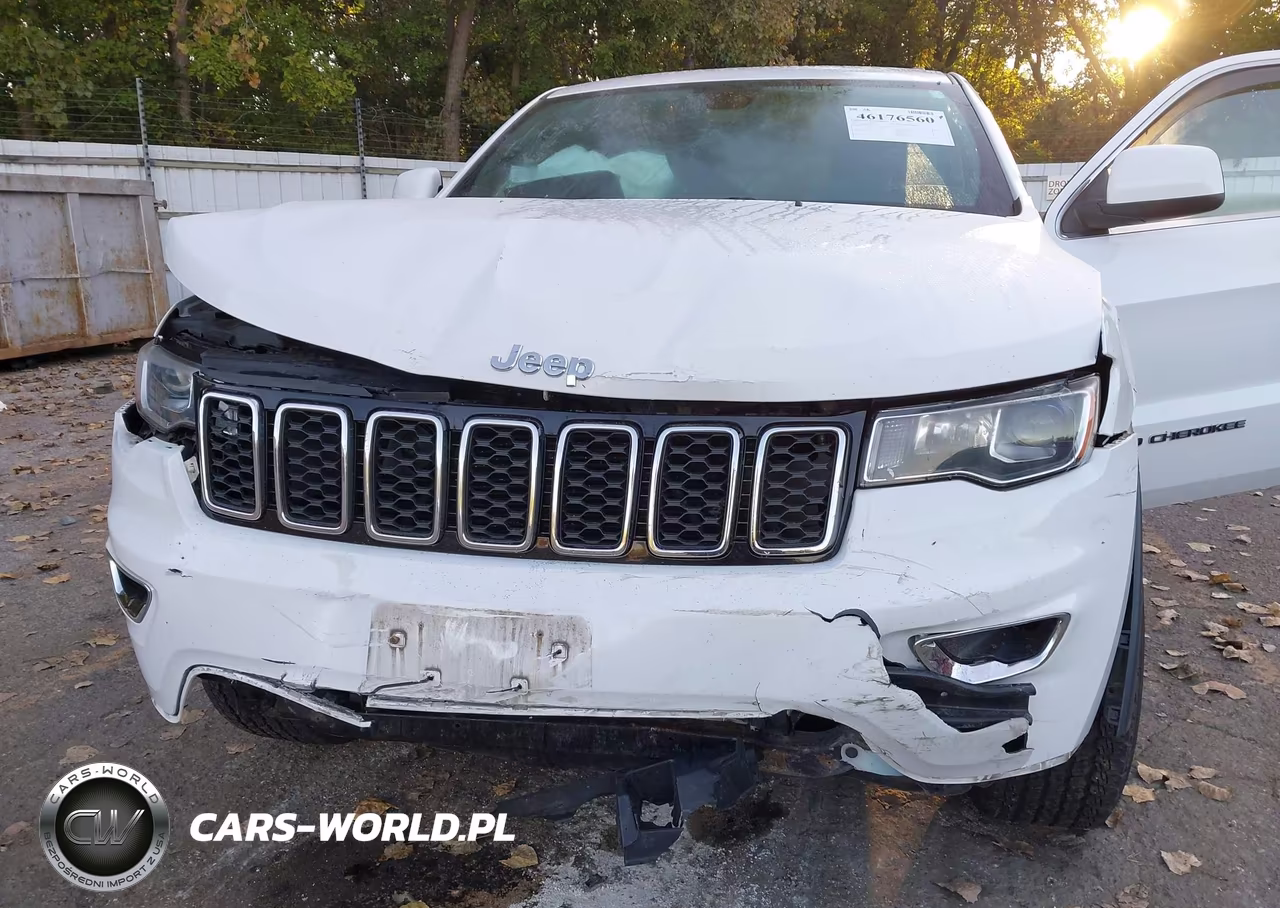 2017 Jeep Grand Cherokee Laredo 4X4 VIN:1C4RJFAG7HC620423 - 6