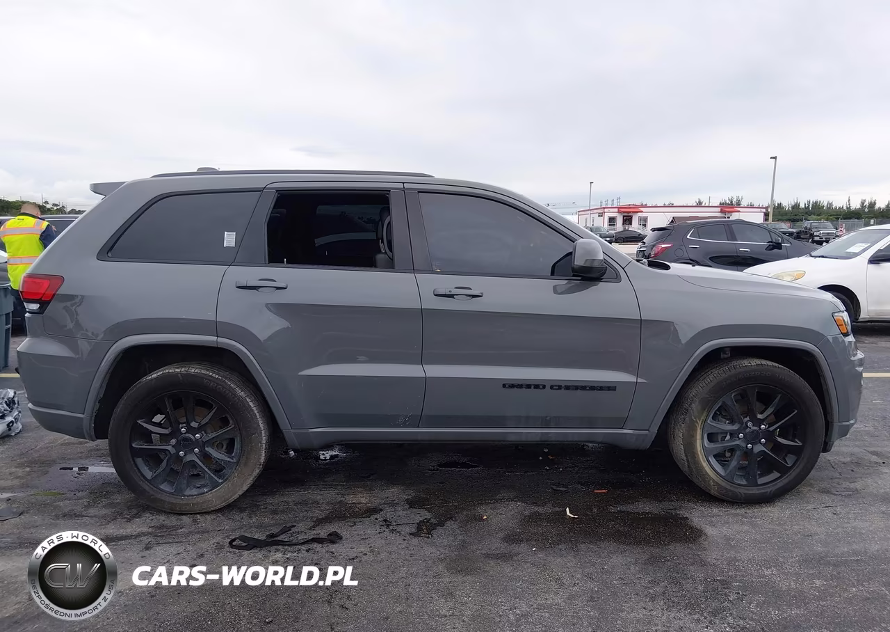 2020 Jeep Grand Cherokee Altitude 4X2 VIN:1C4RJEAG3LC365353 - 13