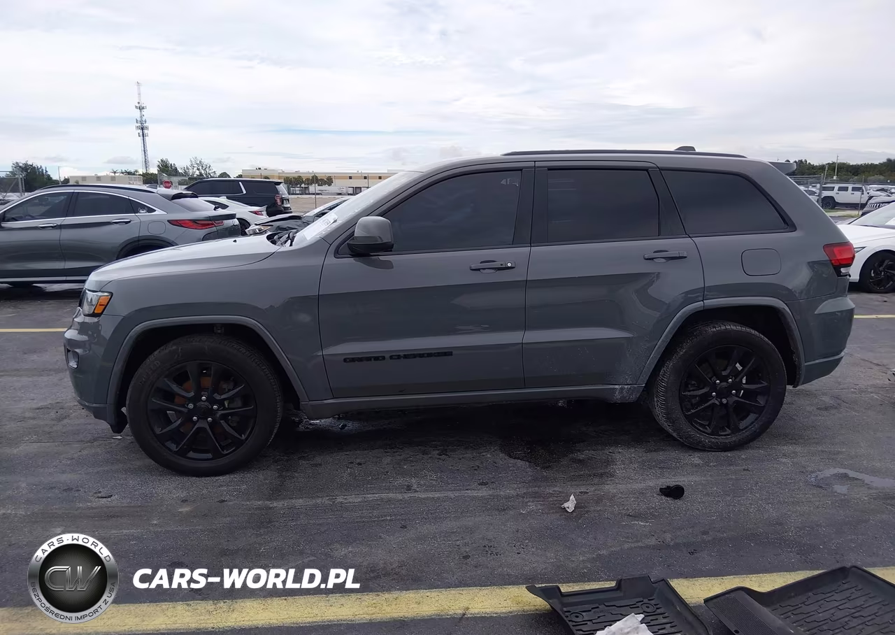 2020 Jeep Grand Cherokee Altitude 4X2 VIN:1C4RJEAG3LC365353 - 14