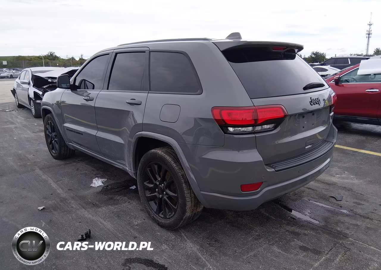 2020 Jeep Grand Cherokee Altitude 4X2 VIN:1C4RJEAG3LC365353 - 3