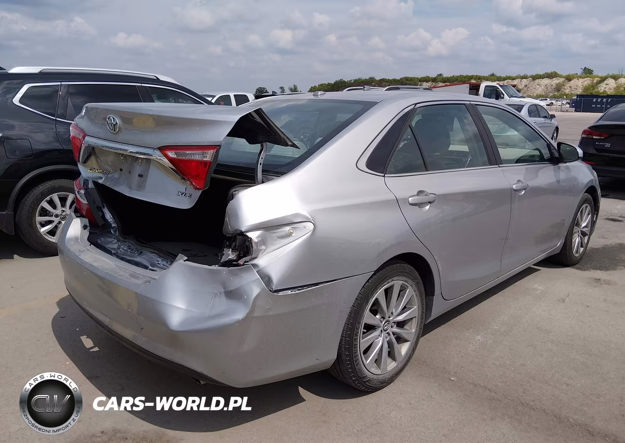 2017 Toyota Camry Xle VIN:4T1BF1FK8HU659496 - 4