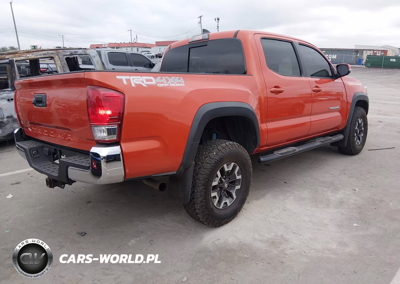 2017 Toyota Tacoma Trd Off Road VIN:5TFCZ5AN3HX092847 - 4