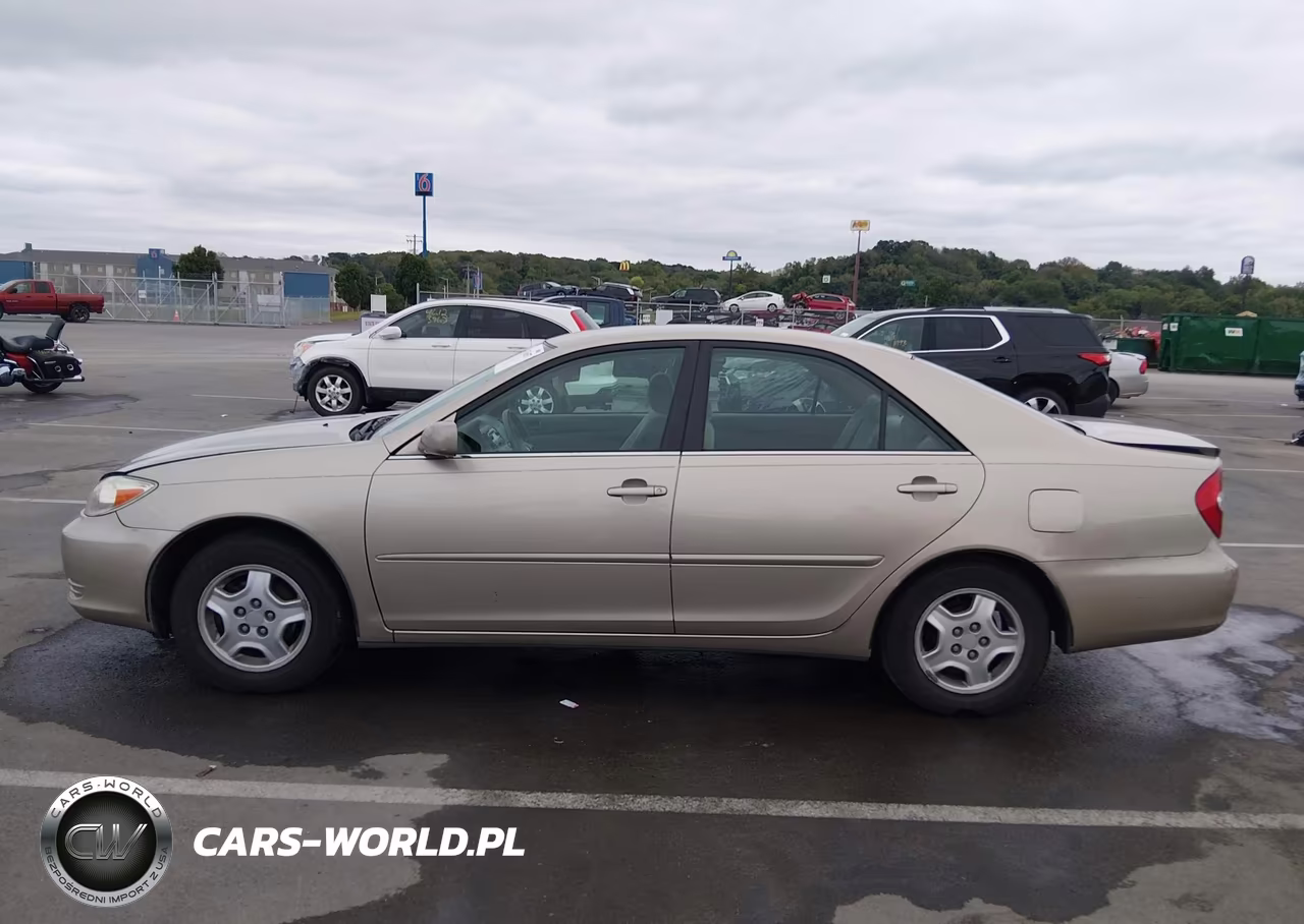 2002 Toyota Camry Le VIN:4T1BE32K42U010614 - 13