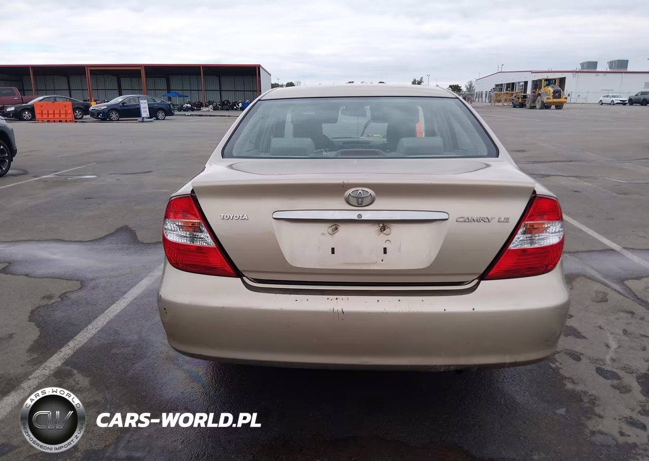 2002 Toyota Camry Le VIN:4T1BE32K42U010614 - 15