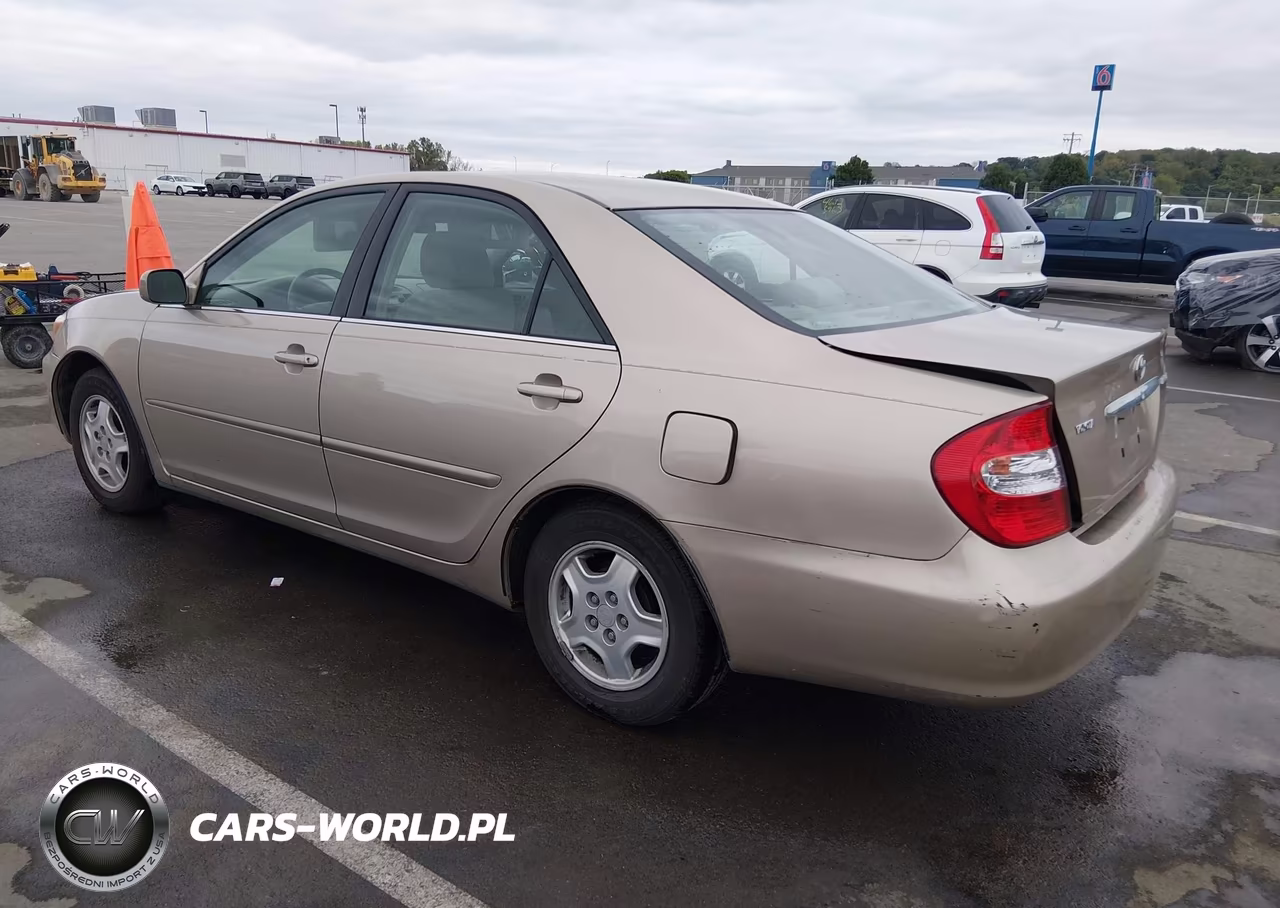 2002 Toyota Camry Le VIN:4T1BE32K42U010614 - 3