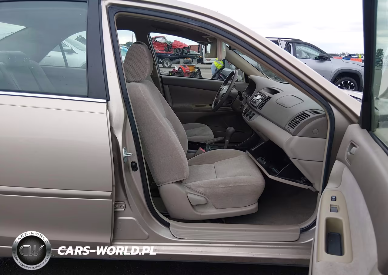 2002 Toyota Camry Le VIN:4T1BE32K42U010614 - 5