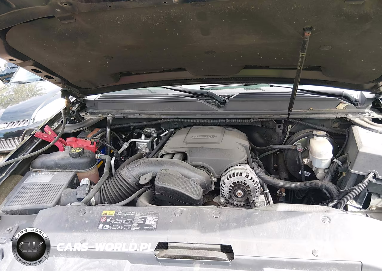 2014 Chevrolet Suburban 1500 Ls VIN:1GNSKHE72ER180924 - 10