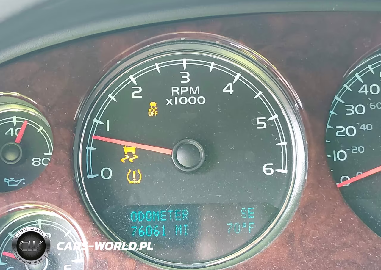 2014 Chevrolet Suburban 1500 Ls VIN:1GNSKHE72ER180924 - 15