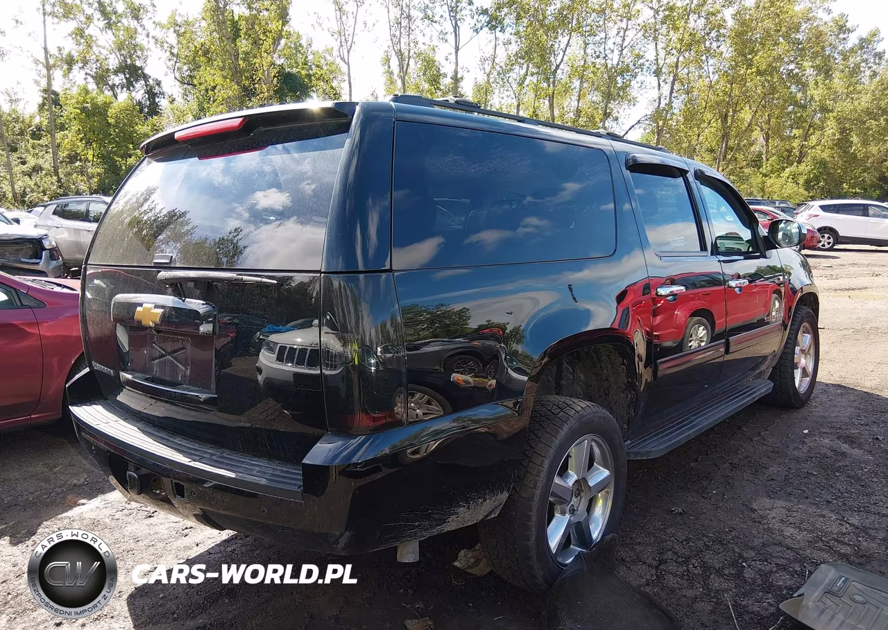 2014 Chevrolet Suburban 1500 Ls VIN:1GNSKHE72ER180924 - 4
