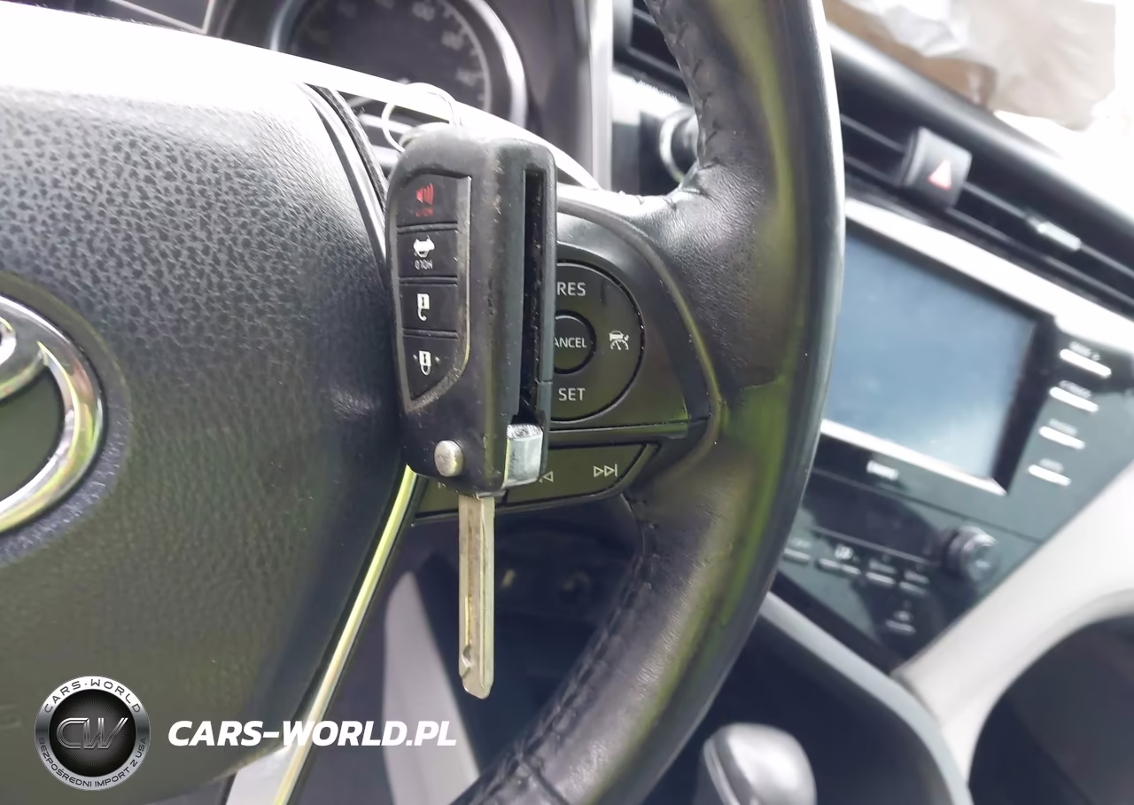 2020 Toyota Camry Se VIN:4T1G11AK1LU872634 - 11