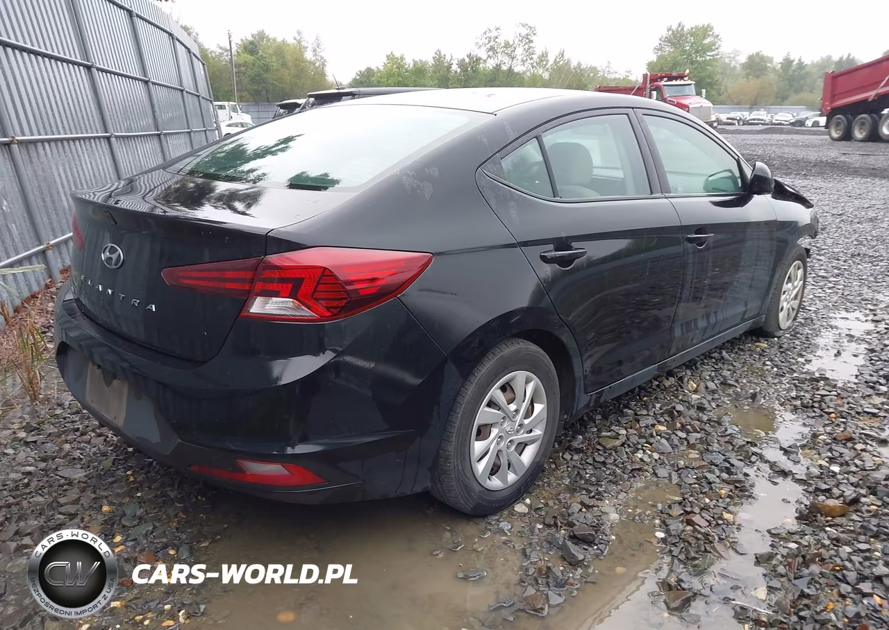 2019 Hyundai Elantra Se VIN:5NPD74LF7KH497199 - 4