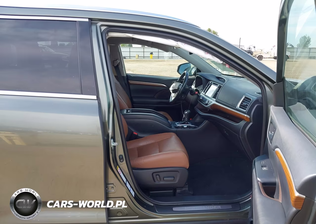 2019 Toyota Highlander Hybrid Limited Platinum VIN:5TDDGRFHXKS065727 - 5