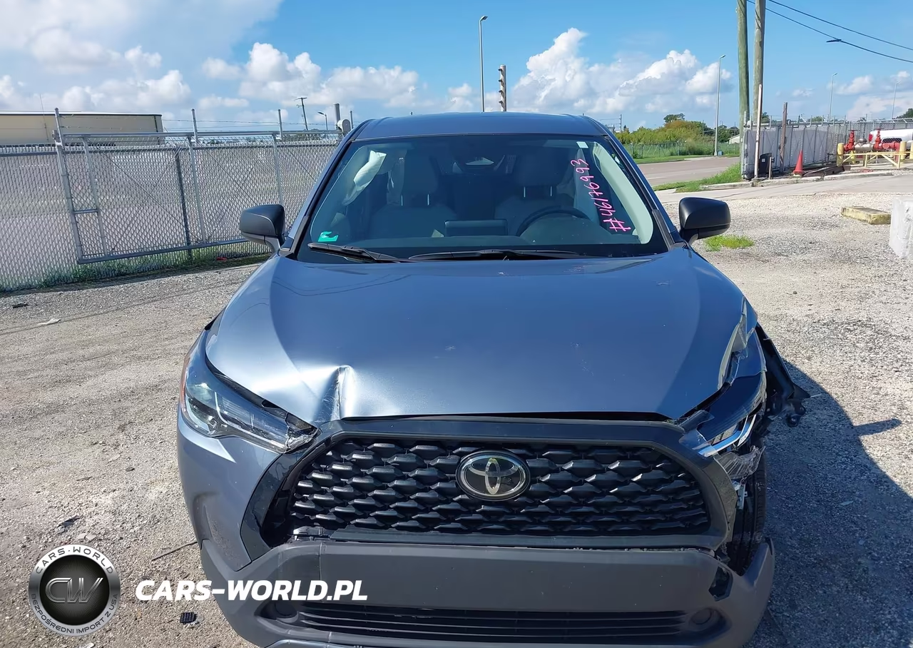 2025 Toyota Corolla Cross L VIN:7MUAAAAG4SV134857 - 12