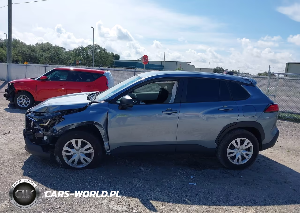 2025 Toyota Corolla Cross L VIN:7MUAAAAG4SV134857 - 14