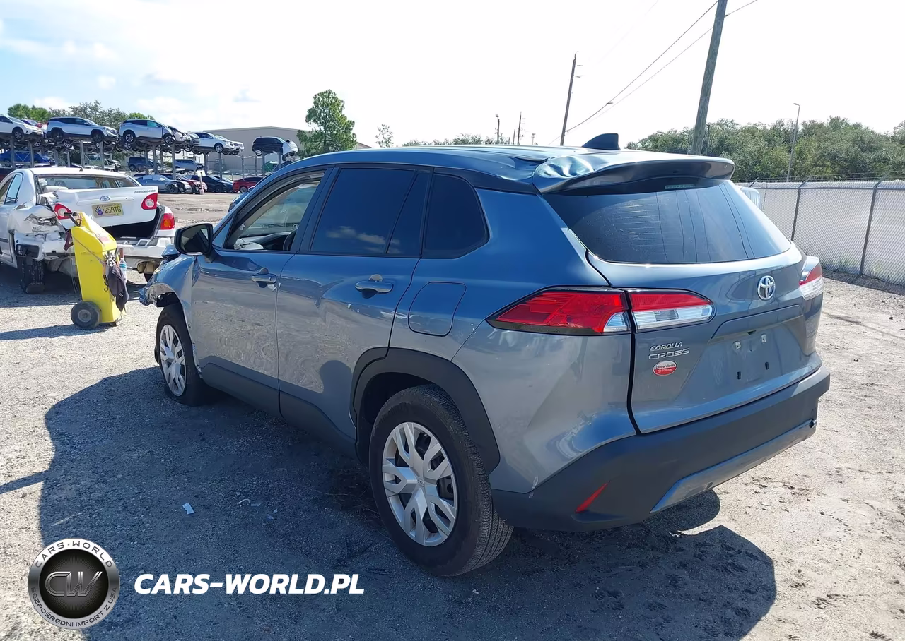 2025 Toyota Corolla Cross L VIN:7MUAAAAG4SV134857 - 3
