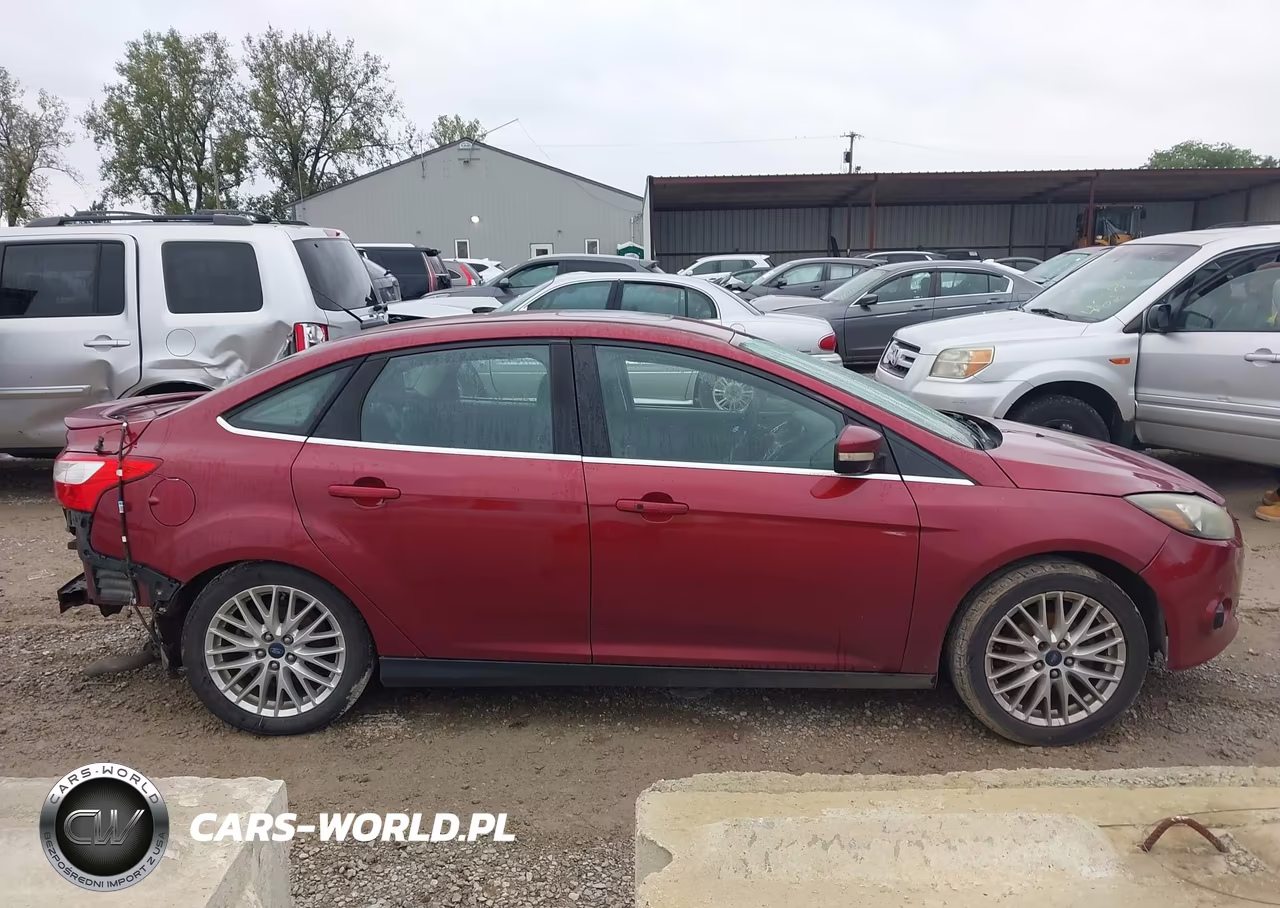 2014 Ford Focus Titanium VIN:1FADP3J21EL438763 - 14