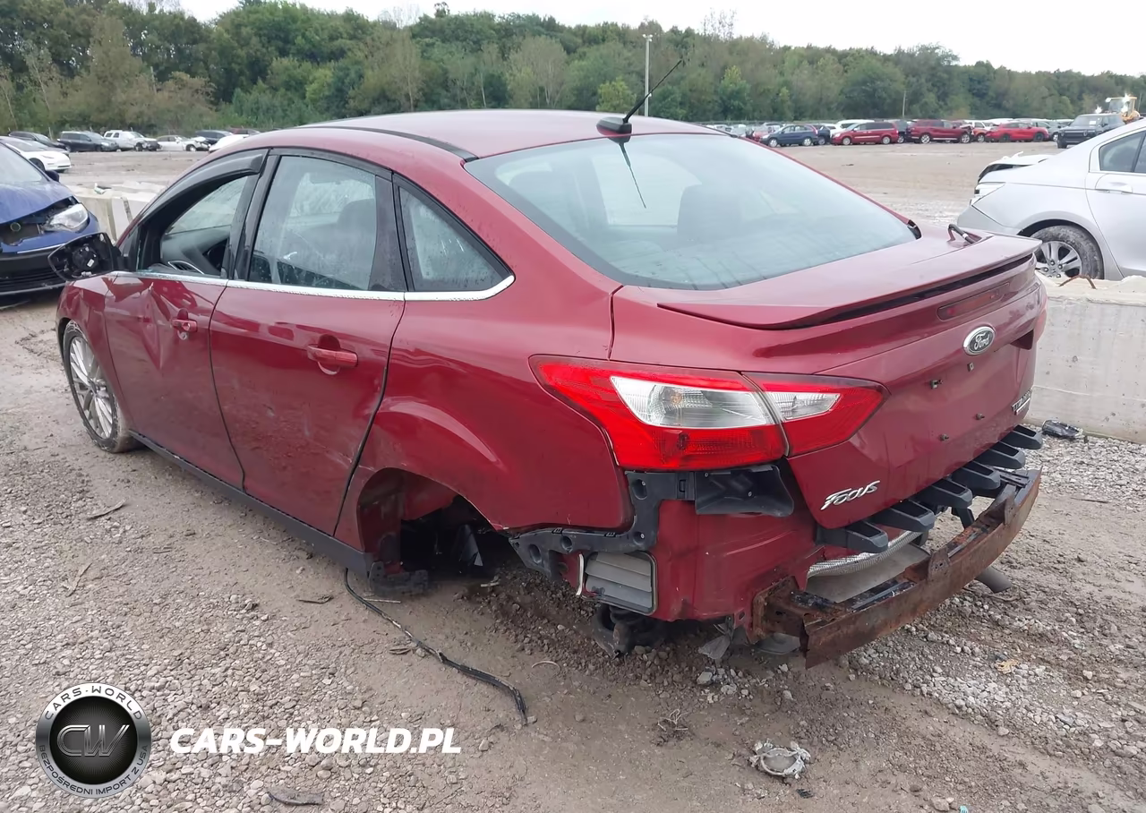 2014 Ford Focus Titanium VIN:1FADP3J21EL438763 - 3