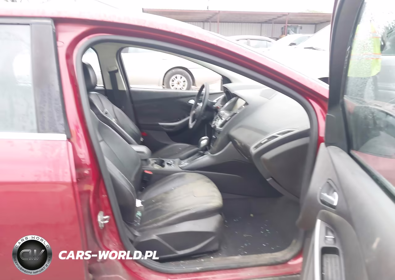 2014 Ford Focus Titanium VIN:1FADP3J21EL438763 - 5