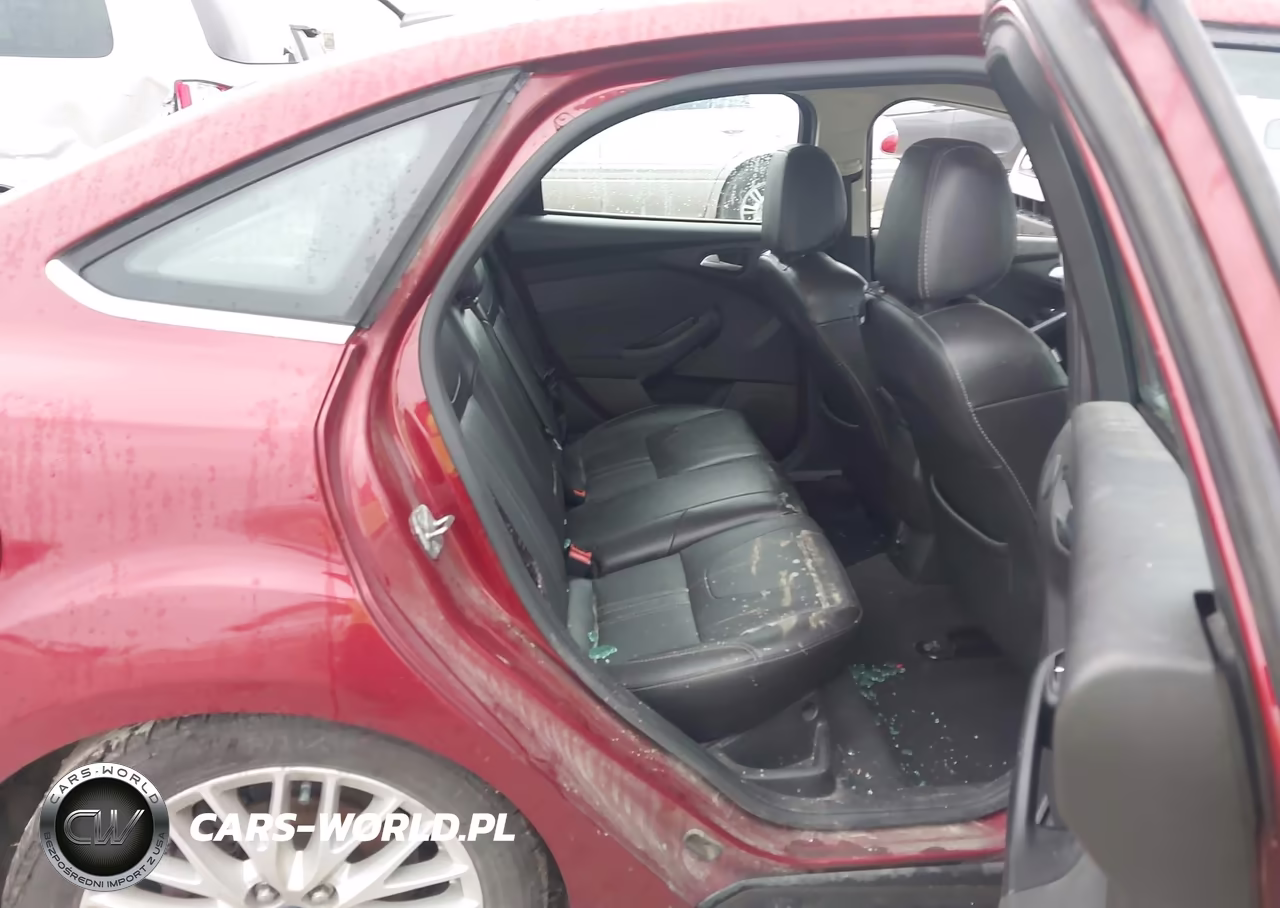 2014 Ford Focus Titanium VIN:1FADP3J21EL438763 - 8