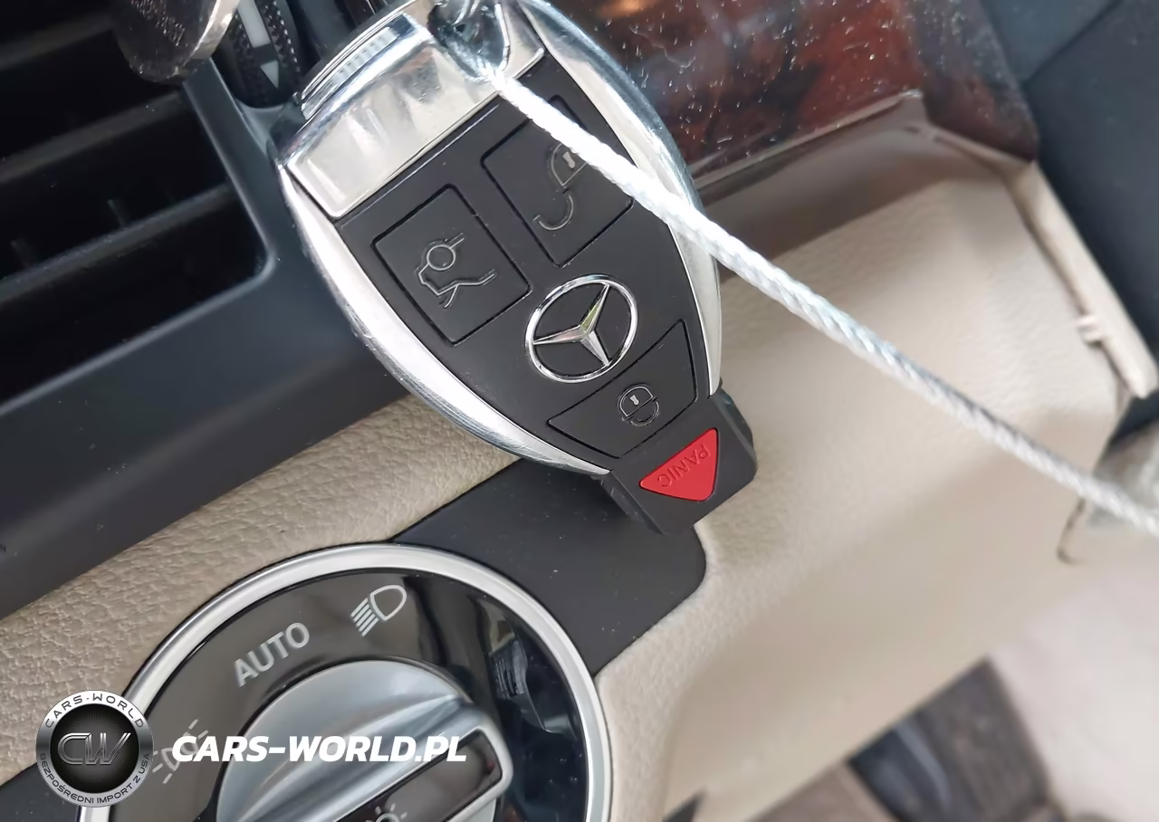 2012 Mercedes-Benz Glk 350 VIN:WDCGG5GB0CF923945 - 11