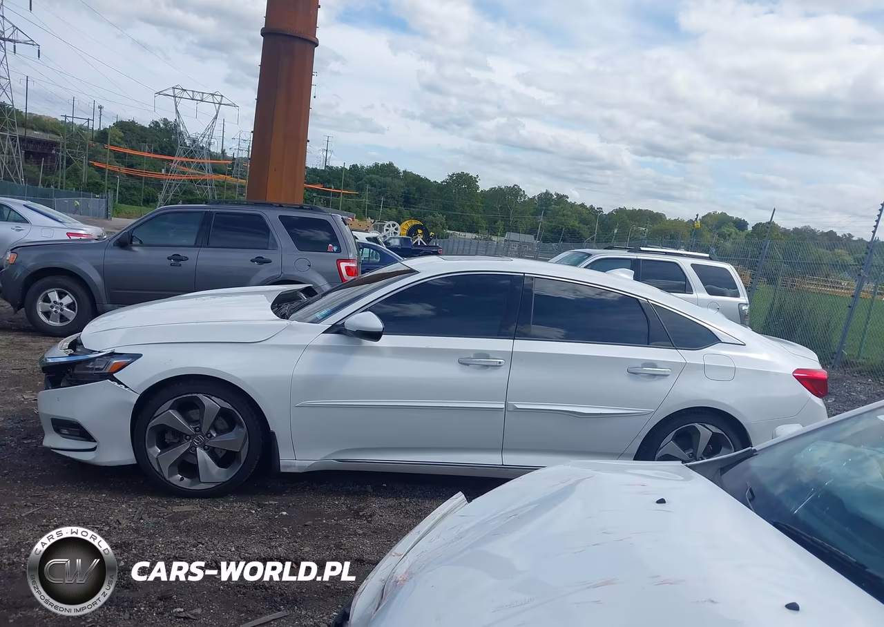 2018 Honda Accord Touring VIN:1HGCV1F96JA047007 - 13