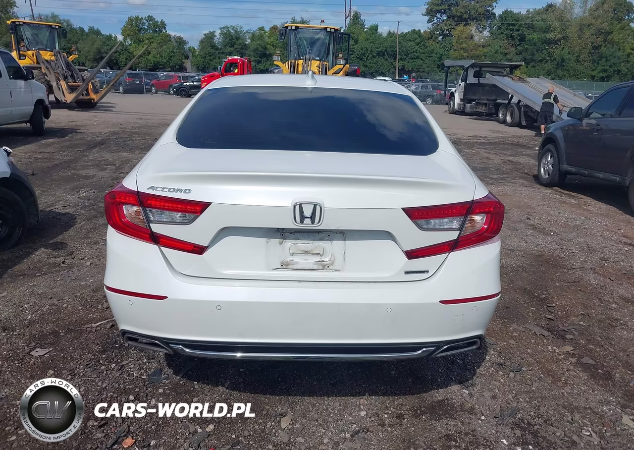 2018 Honda Accord Touring VIN:1HGCV1F96JA047007 - 15