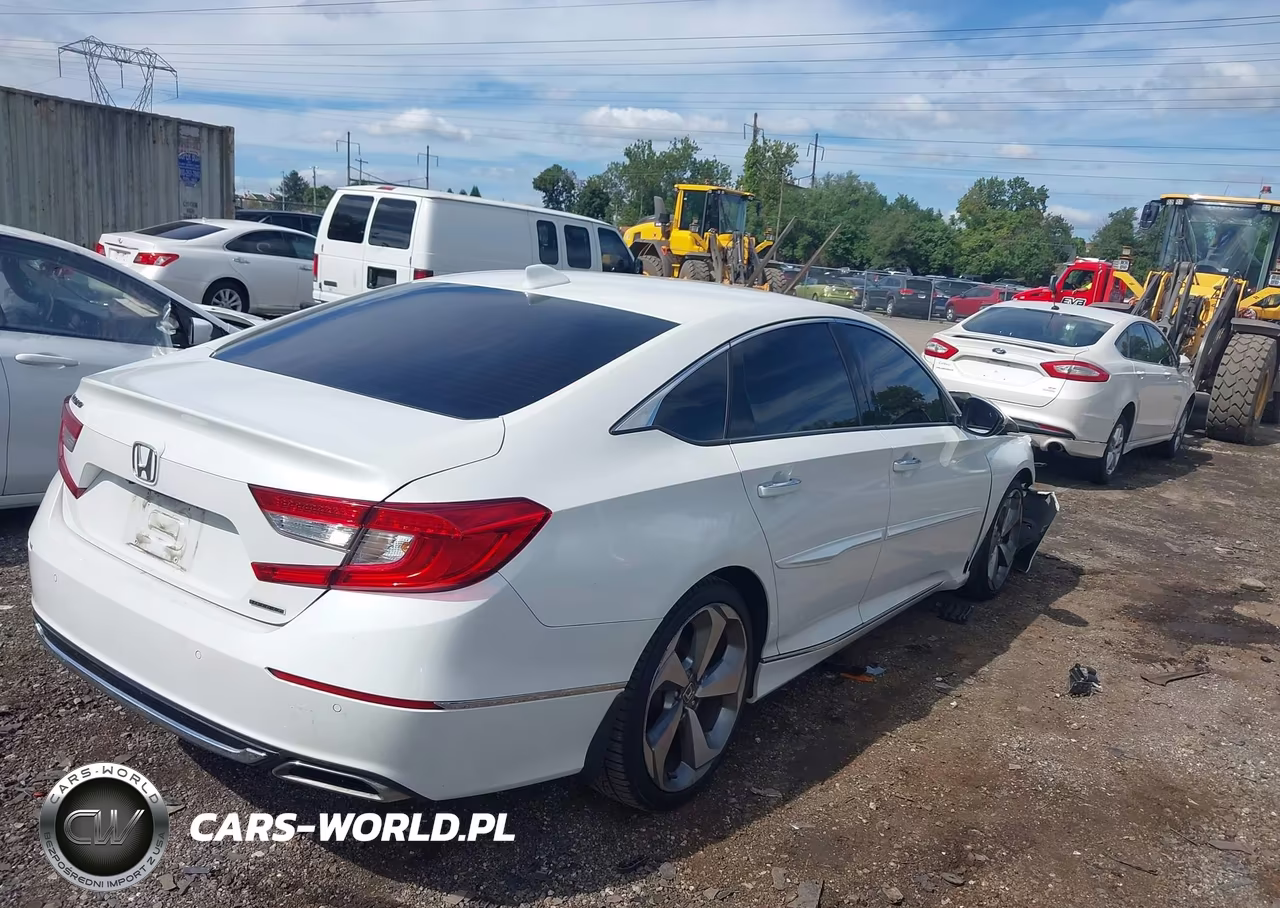 2018 Honda Accord Touring VIN:1HGCV1F96JA047007 - 4