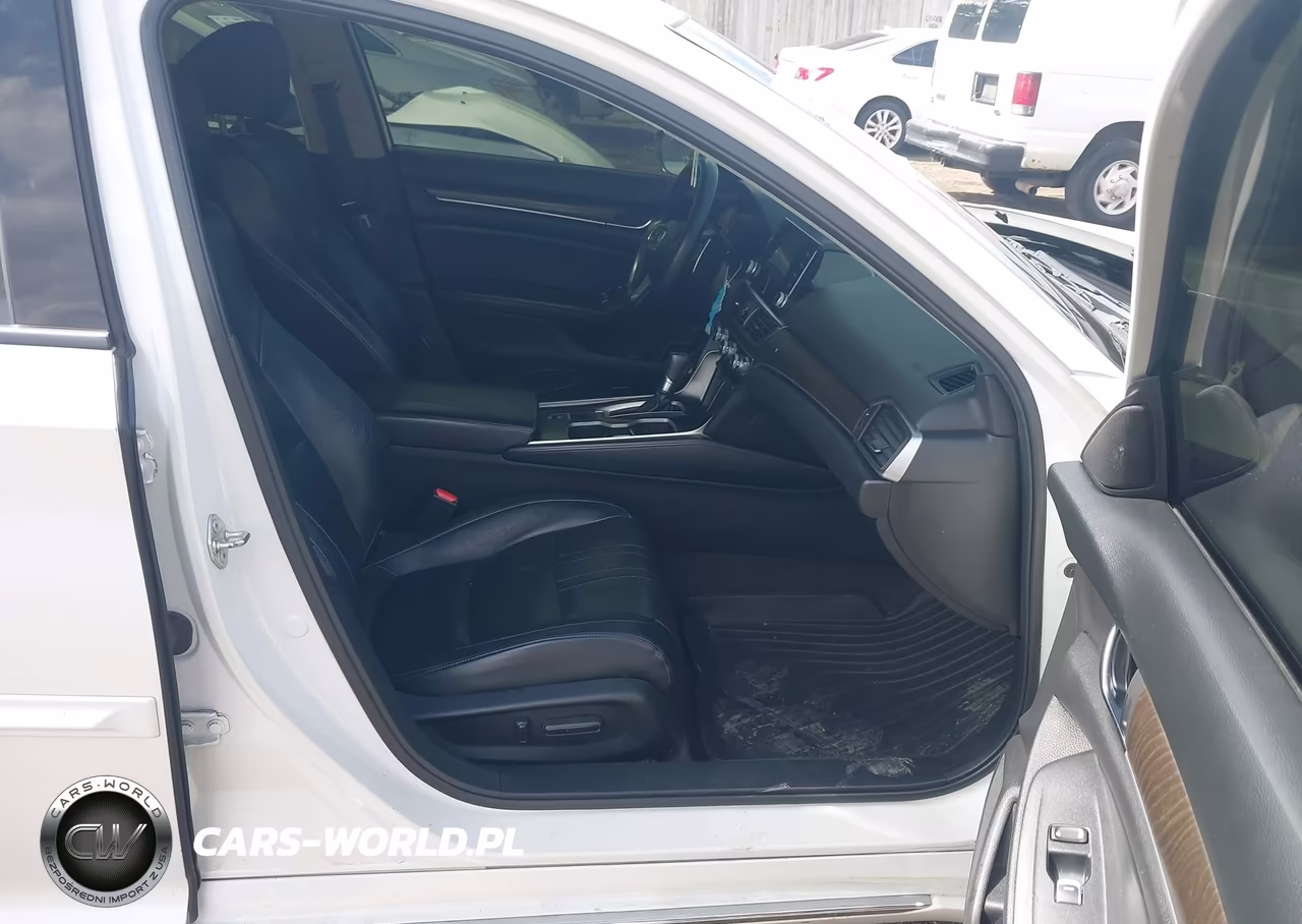 2018 Honda Accord Touring VIN:1HGCV1F96JA047007 - 5