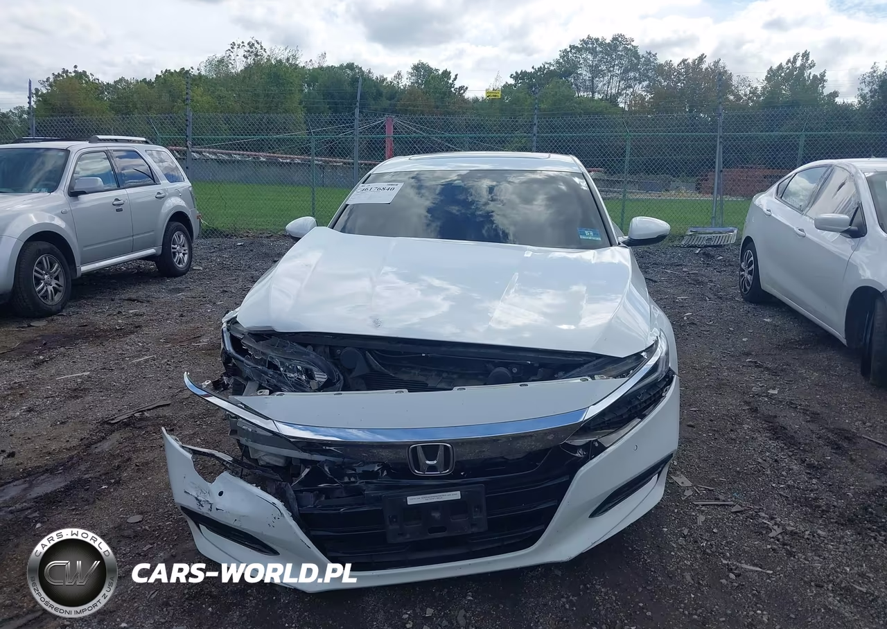 2018 Honda Accord Touring VIN:1HGCV1F96JA047007 - 6
